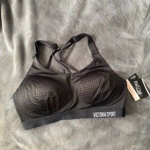 Victoria sport sports bra nwt 34C
